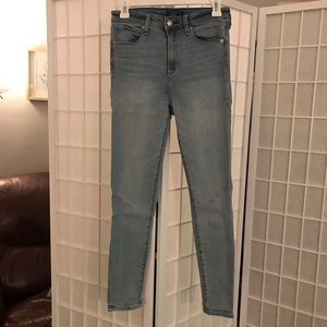 Abercrombie and Fitch High Rise Super Skinny Light Wash Size 26 Short